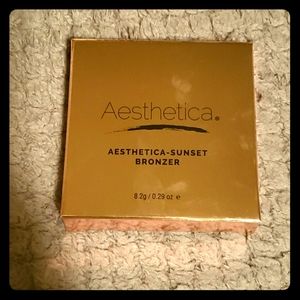 Aesthetician sunset bronzer brand new in box Retai